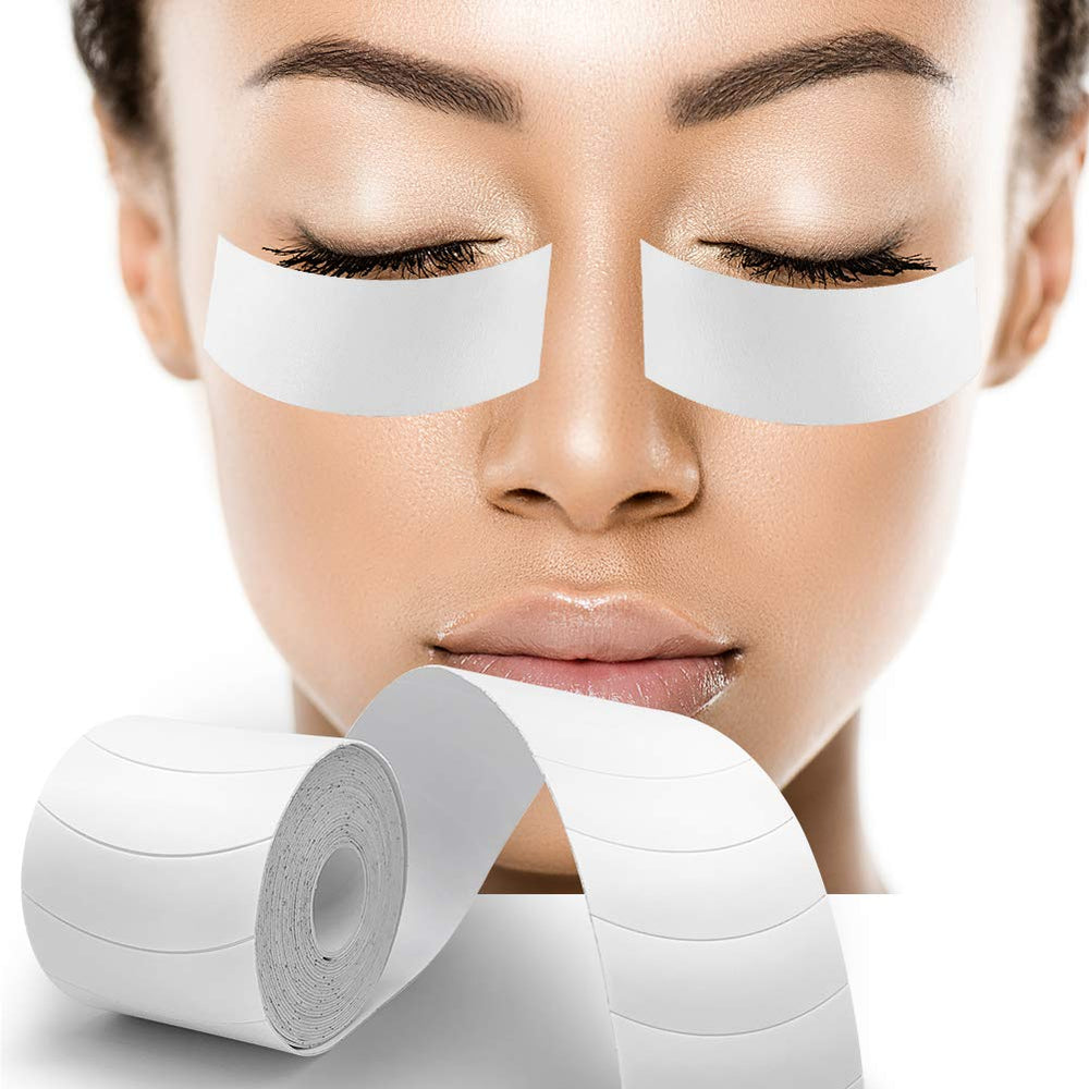 Akissos foam eye pads packaging shows a hygienic, ready-to-use kit for lash prep.