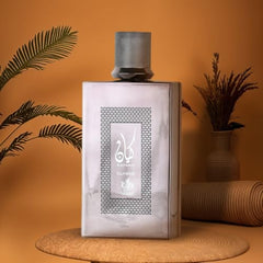 Al Wataniah Kayaan Classic vanilla-base finish close-up for all-day warmth.