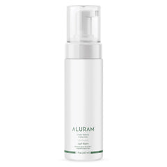 ALURAM Espuma para rizos: definición suave y volumen ligero para rizos naturales.
