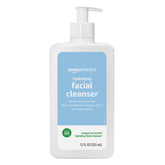 Botella de Amazon Basics Limpiador Facial Hidratante lista para uso diario.