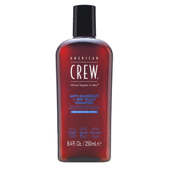 Champú anticaspa American Crew en botella de 8 oz para cuero cabelludo limpio.