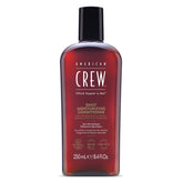 Acondicionador AMERICAN CREW: botella para hidratación diaria que deja cabello suave.