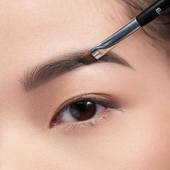 Anastasia Beverly Hills 7B brush with synthetic bristles for smooth color control