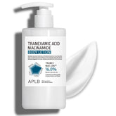 APLB loción corporal con ácido tranexámico y niacinamida en botella, hidratación duradera.
