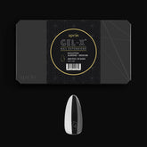 Caja APRÉS Gel-X con tip almendra modelado para ajuste cómodo y duradero.