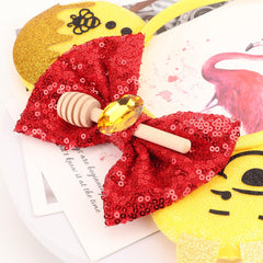 AQOKKA sequin-embellished ears add sparkle to your outfit.