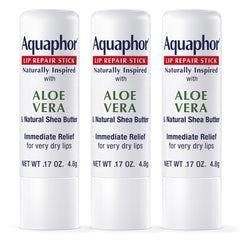 La barrita reparadora Aquaphor inspirada naturalmente con aloe vera para labios secos.