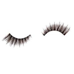Ardell Balayage Wispies Chocolate lash close-up shows wispy fibers and warm brown tones.