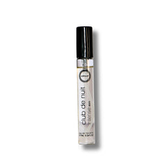 Armaf Club De Nuit Intense bottle close-up highlighting elegant masculine design.
