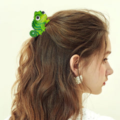 Arvintas clip lagarto verde, accesorio elegante para peinados diarios.