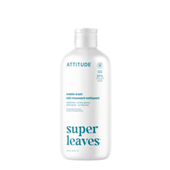 ATTITUDE Bubble Bath: botella-espuma que ofrece limpieza suave para piel sensible.