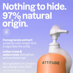 Aplicación del shampoo ATTITUDE Colorlast en la palma de la mano