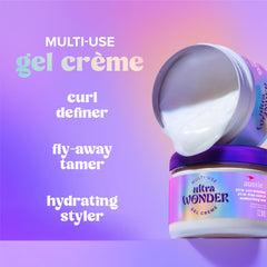 Textura gel-crema de Aussie Ultra Wonder permite definición y hidratación en cada rizo.
