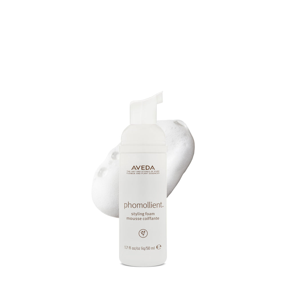Phomollient de Aveda espuma ligera para volumen en cabello fino.