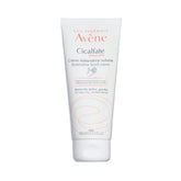 Avène Cicalfate hand cream texture close-up for deep moisture.