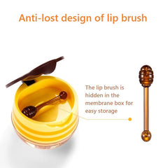 Built-in brush in the Axnzp balm pot enables quick, even application