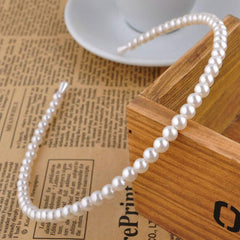 Aysekone diadema perlas imitadas, accesorio versátil para novias, madrinas y fiestas.