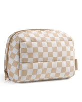 BAGSMART makeup bag wide opening for quick access to cosmetics