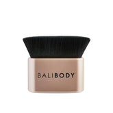 Bali Body Blending Brush, kabuki para autobronceado, aplica tono uniforme y suave.