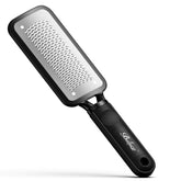 Baluca foot file close-up grip shows ergonomic handling for precise foot care.