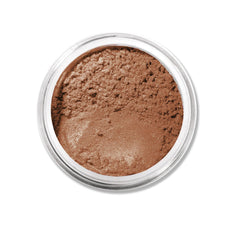 Dusting Warmth terracotta shade adds depth and dimension to the complexion.