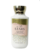 Bath & Body Works In The Stars, botella de loción, aroma envolvente que hidrata la piel diariamente.