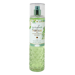 Bath & Body Works Gingham Fresh bottle spritz for a light, refreshing fragrance.