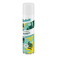 Cabello con textura y volumen gracias a Batiste Original Champú Seco.