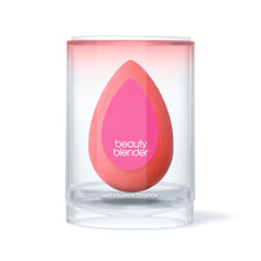 Beautyblender Beautyblusher Cheeky facilitates quick, uniform blending.