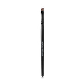 BeautyFactor angled eyeliner brush closeup demonstrates precise line control.