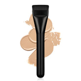 BEAUTYFACTOR Flat Foundation Brush bristles close-up for smooth, streak-free coverage