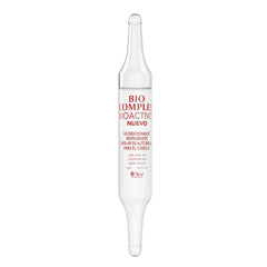 Bio Complex ampolla dominicana; enfoque en la ampolla para hidratación profunda.