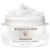 Body Firm Crépe Erase bottle pour demonstrates deep hydration for overnight plump.