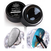 Born Pretty Magician Top Gel ofrece brillo duradero para diseños de estampado en uñas.