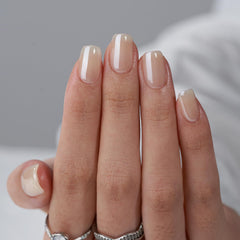 BTArtbox brillo cromo marrón en uñas para un look audaz.