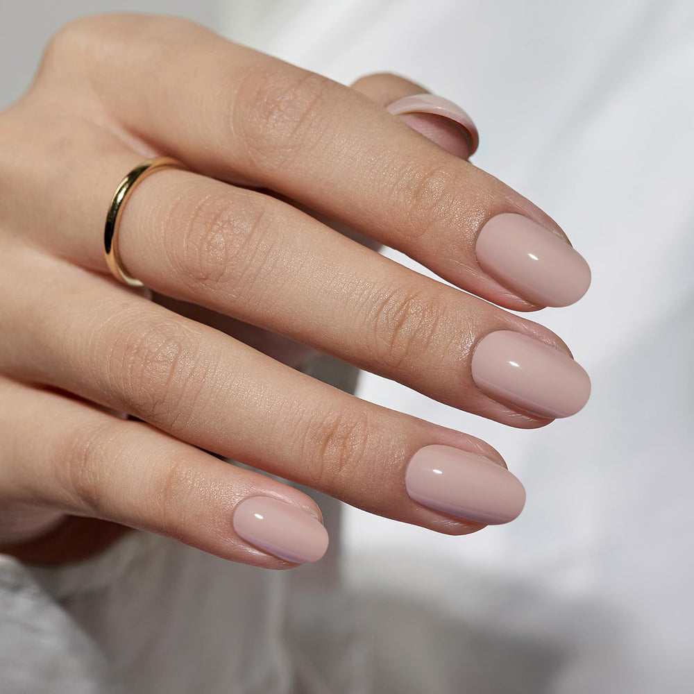 BTArtbox: uñas postizas ovaladas en tono taro milkshake para un acabado suave y natural.
