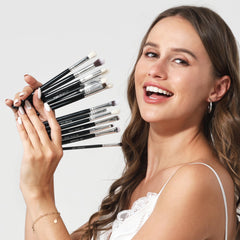 Bueart Design pony hair brush, firm yet gentle for precise color payoff