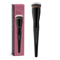 Bueart Design head-closeup of the professional dense buffing brush for even foundation