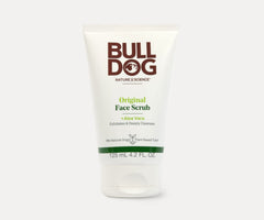 Bulldog Exfoliante Facial Original: aplicación suave para piel normal.