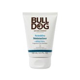 Bulldog hidratante facial sensible: botella que sugiere hidratación suave para piel sensible.