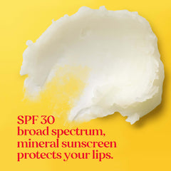 Burt’s Bees Beaches and Cream; nutrición con aceite de almendra y vitamina E para labios sanos.