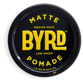 BYRD Pomada Mate textura cremosa para peinados sin brillo y definición suave.