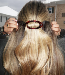 Camila Paris CP2316 barrette, agarre firme para peinados rápidos sin tirones.