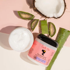 Fortifica hebras con ingredientes botánicos para cabello rizado, ondulado y lacio.