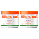 Cantu crema sin enjuague con argán brinda brillo suave.