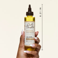 Aplicación en cuero cabelludo con Goddess Strength para masaje beneficioso.