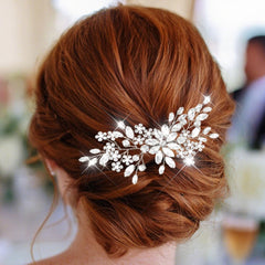 Catery accesorio de pelo con cristales plateados aporta brillo elegante