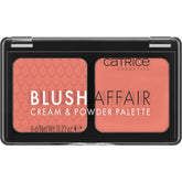 Catrice Blush Affair crema: aplicación suave en las mejillas para tono natural