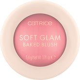 Catrice Soft Glam Baked Blush muestra empaque elegante para uso diario.