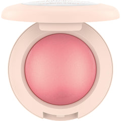 Catrice Soft Glam Baked Blush presenta textura aterciopelada que se difumina sin parches.